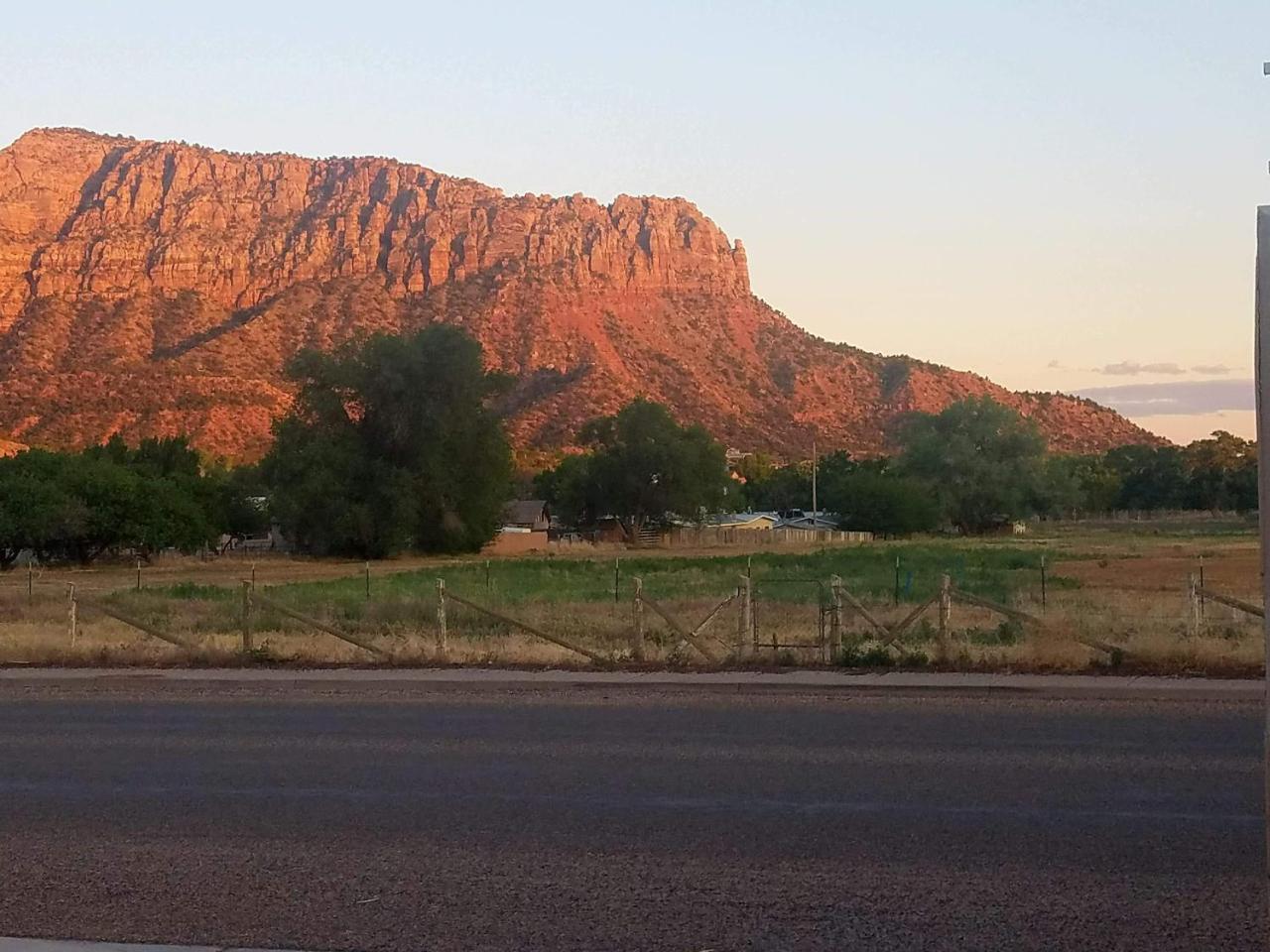 Zion's Most Wanted Hotel Hildale Buitenkant foto